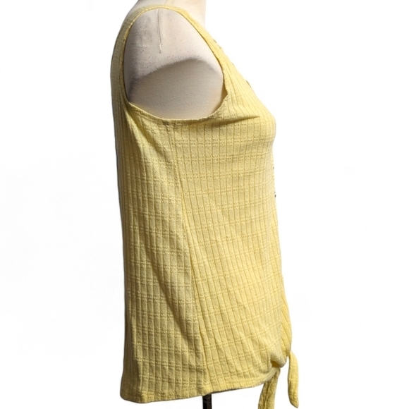MyStyle | Buttery Yellow Faux Buttondown Sleeveless Top - Picture 4 of 9